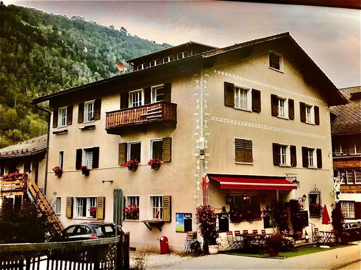 Ustria Crusch Alva Bed & Breakfast Tavanasa Luaran gambar